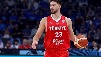 申京单场至少20分15篮板5助攻 欧锦赛近30年来第二人！